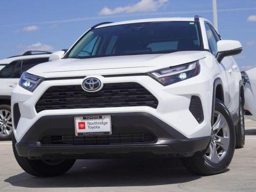 Ice Cap 2024 Toyota RAV4 XLE