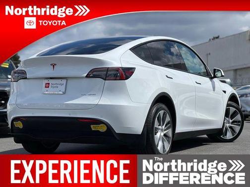 2022 Tesla Model Y Long Range Dual Motor All-Wheel Drive