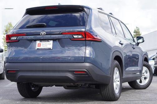 2026 Toyota Highlander LE