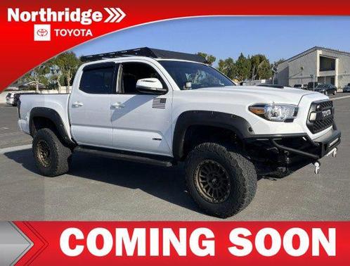 Super White 2018 Toyota Tacoma TRD Sport