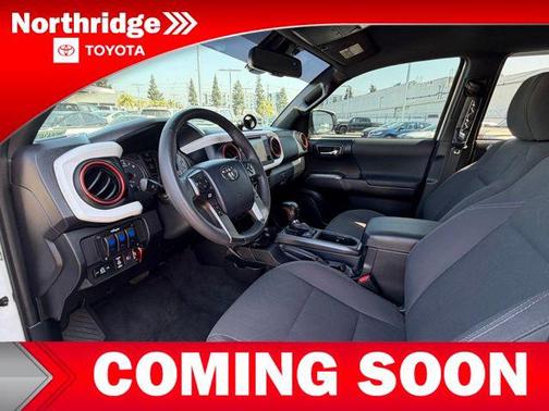 Super White 2018 Toyota Tacoma TRD Sport
