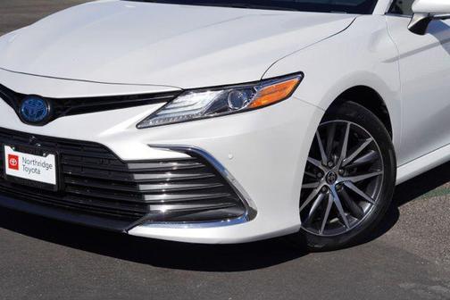 2023 Toyota Camry Hybrid XLE