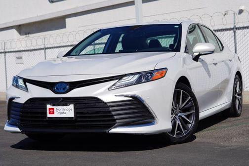 2023 Toyota Camry Hybrid XLE