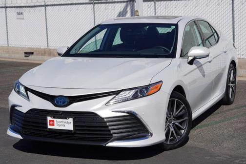2023 Toyota Camry Hybrid XLE
