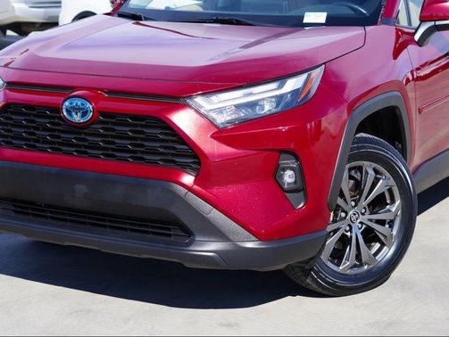 2022 Toyota RAV4 Hybrid XLE Premium