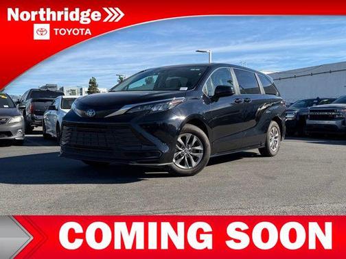 2024 Toyota Sienna LE