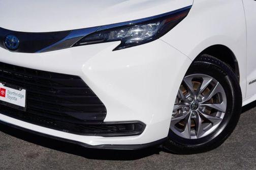 2021 Toyota Sienna LE