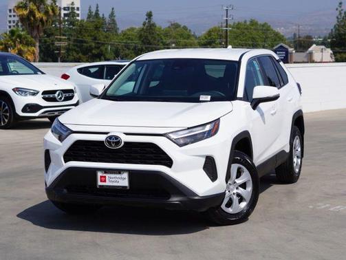 Ice Cap 2025 Toyota RAV4 LE