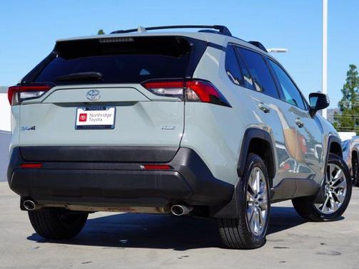 2023 Toyota RAV4 XLE Premium