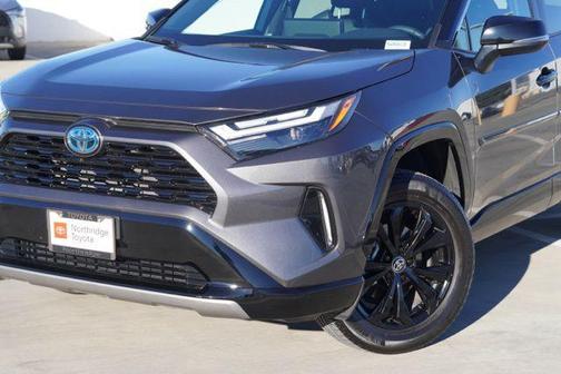 2024 Toyota RAV4 Hybrid SE