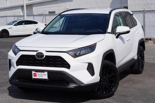 2020 Toyota RAV4 LE