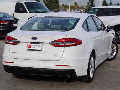 2020 Ford Fusion SE