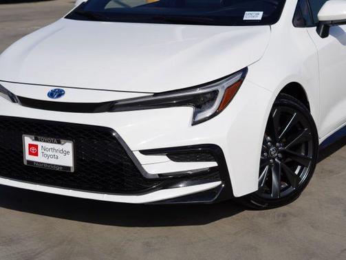 2025 Toyota Corolla Hybrid LE