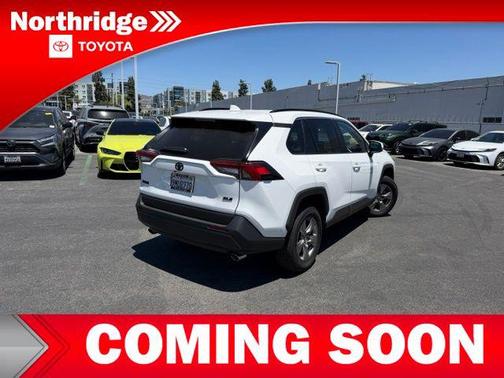 Ice Cap 2024 Toyota RAV4 XLE