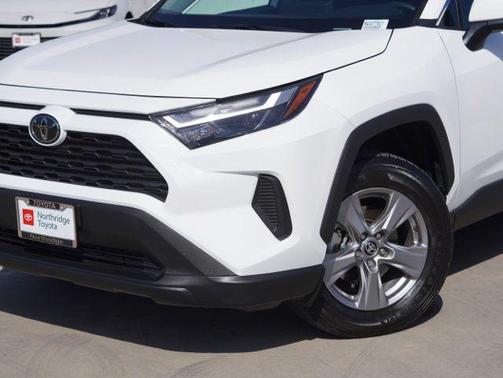Ice Cap 2024 Toyota RAV4 XLE