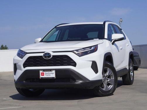 Ice Cap 2024 Toyota RAV4 XLE