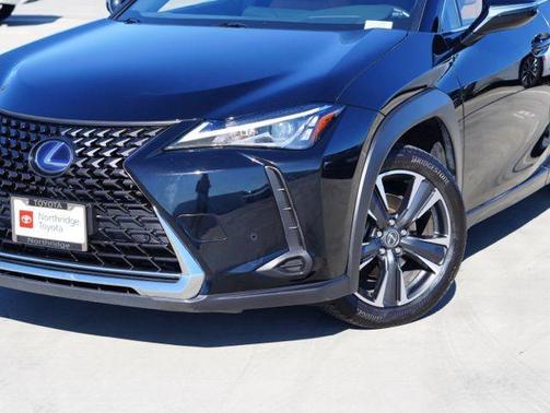 Obsidian 2020 Lexus UX 250h Base