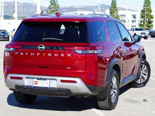 2022 Nissan Pathfinder SL 2WD