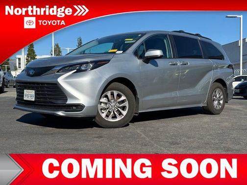 2024 Toyota Sienna LE