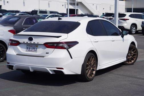 2024 Toyota Camry Hybrid SE