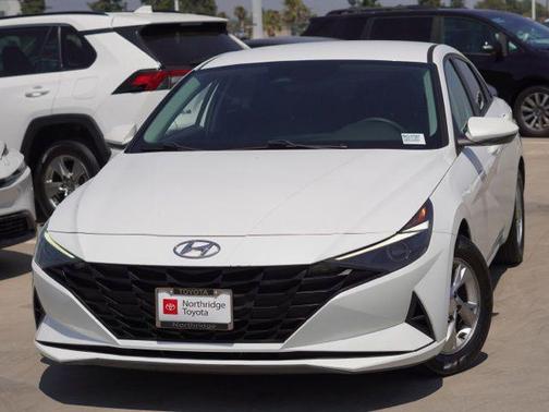 Quartz White 2021 Hyundai ELANTRA SE