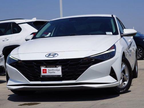Quartz White 2021 Hyundai ELANTRA SE