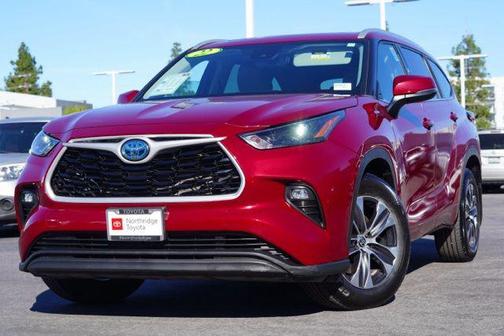 2022 Toyota Highlander Hybrid XLE