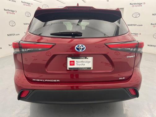 2022 Toyota Highlander Hybrid XLE