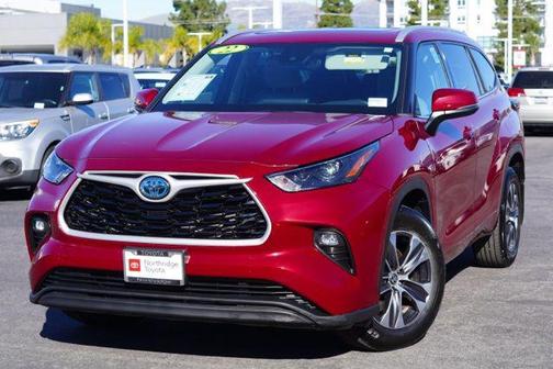 2022 Toyota Highlander Hybrid XLE