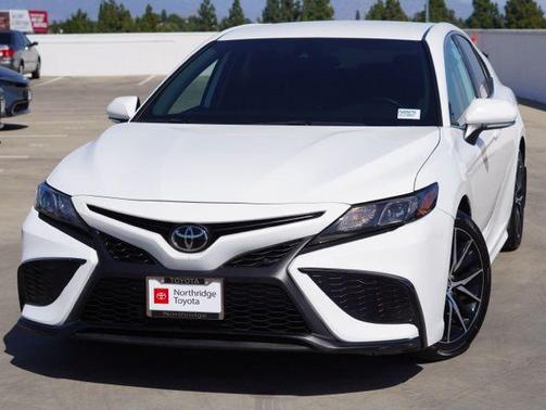 Ice Cap 2023 Toyota Camry SE