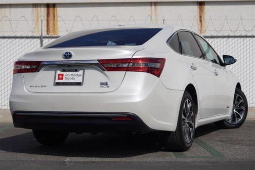 2017 Toyota Avalon Hybrid XLE Premium