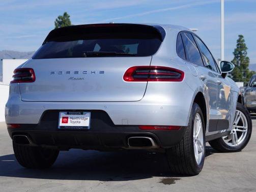 Rhodium Silver Metallic 2018 Porsche Macan Macan S
