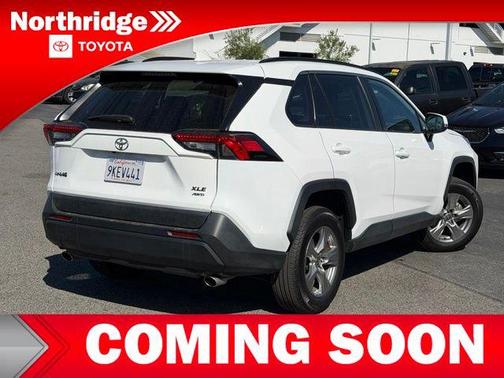 Ice Cap 2024 Toyota RAV4 XLE