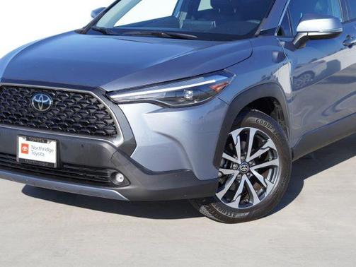 Celestite 2024 Toyota Corolla Cross XLE