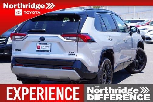2024 Toyota RAV4 Hybrid SE