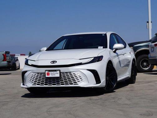 Wind Chill Pearl 2026 Toyota Camry XSE