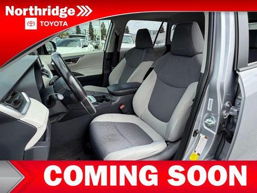 Silver Sky Metallic 2019 Toyota RAV4 XLE