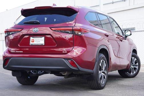 2022 Toyota Highlander Hybrid XLE