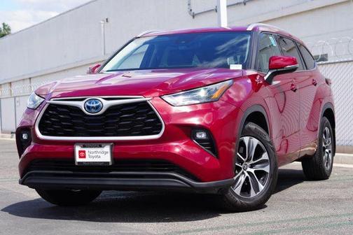 2022 Toyota Highlander Hybrid XLE