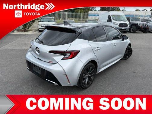 Classic Silver Metallic/Midnight Black Metallic 2024 Toyota Corolla XSE
