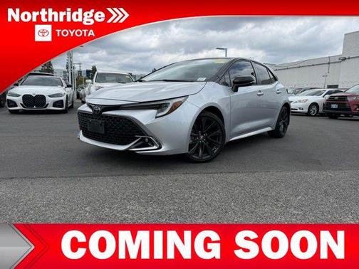 Classic Silver Metallic/Midnight Black Metallic 2024 Toyota Corolla XSE