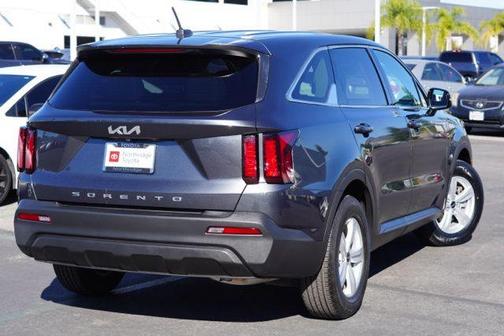 2022 Kia Sorento LX