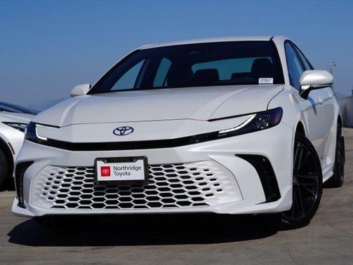 Wind Chill Pearl 2026 Toyota Camry XSE