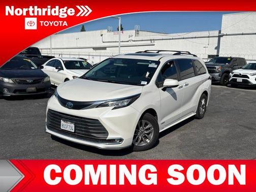 2021 Toyota Sienna XLE 8 Passenger