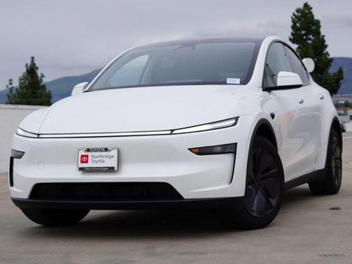 2026 Tesla Model Y Premium Rear-Wheel Drive