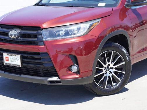 Salsa Red Pearl 2018 Toyota Highlander SE