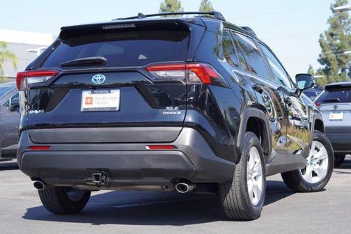 2020 Toyota RAV4 Hybrid XLE