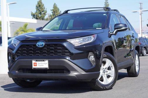2020 Toyota RAV4 Hybrid XLE