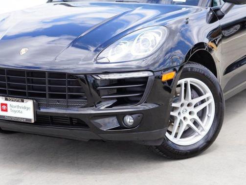 Black 2018 Porsche Macan Macan