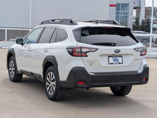 Crystal White Pearl 2025 Subaru Outback Premium
